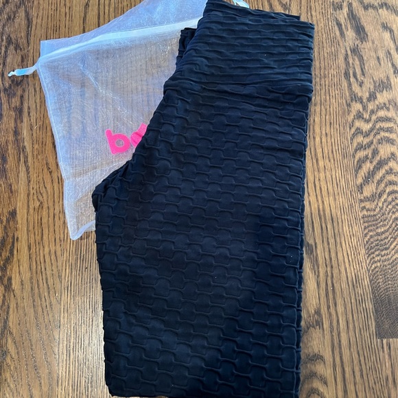 MOVING SALE 🚚 Booty By Brabants leggings - Picture 2 of 3